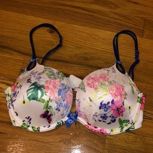 Victoria’s secret bra- NEW